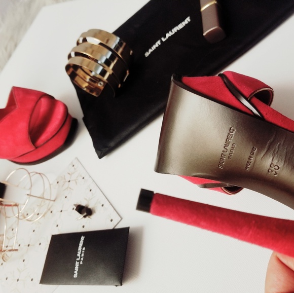 ❌SOLD❌Saint Laurent's fuchsia suede Tribute sandal - Picture 3 of 7